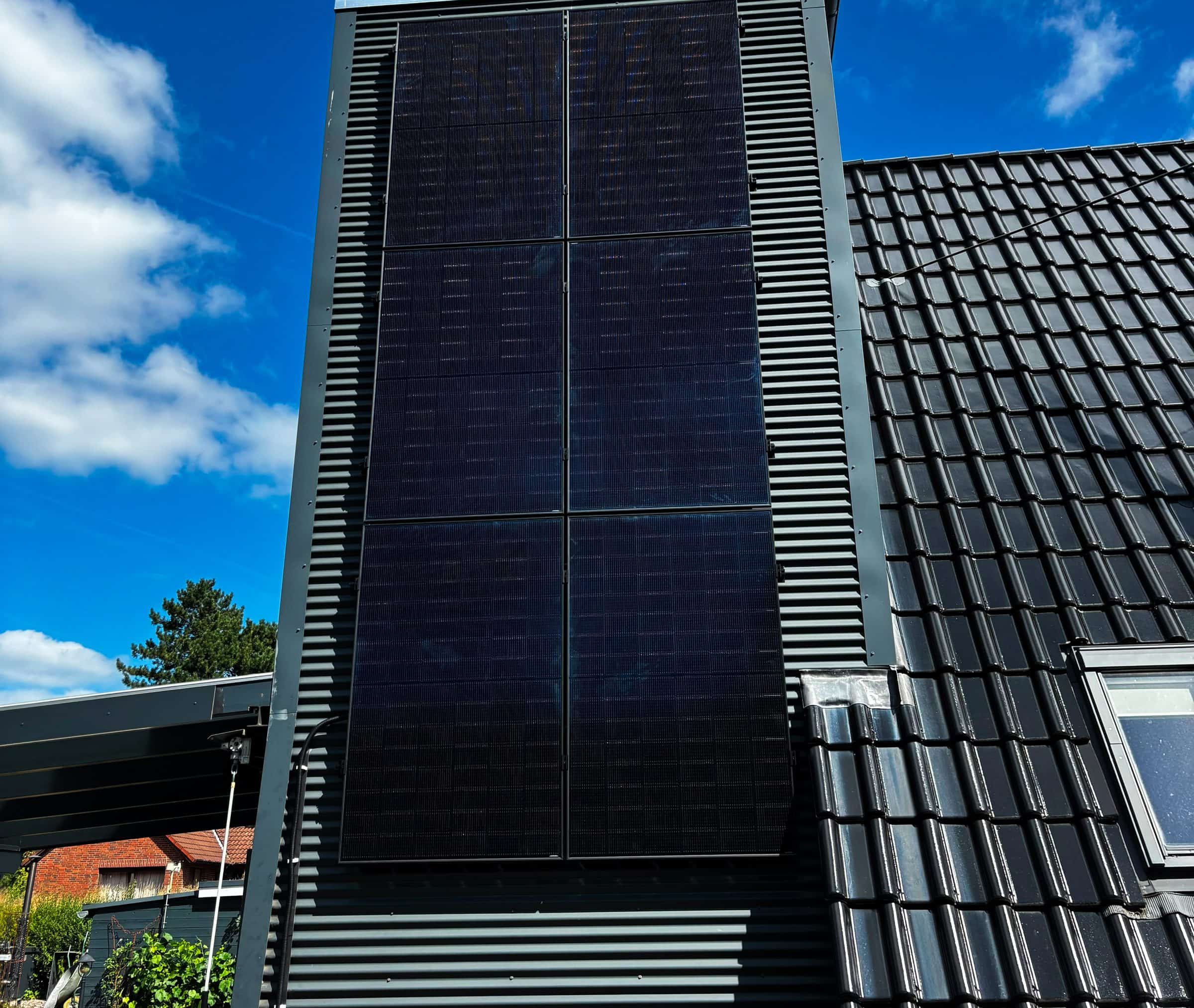 PV-Module an der Fassade